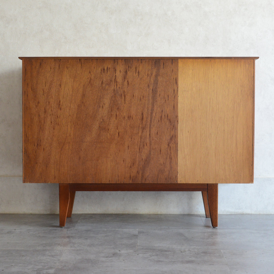 ミッドセンンチュリーヴィンテージ　脚付ガラスキャビネット 104(木扉）