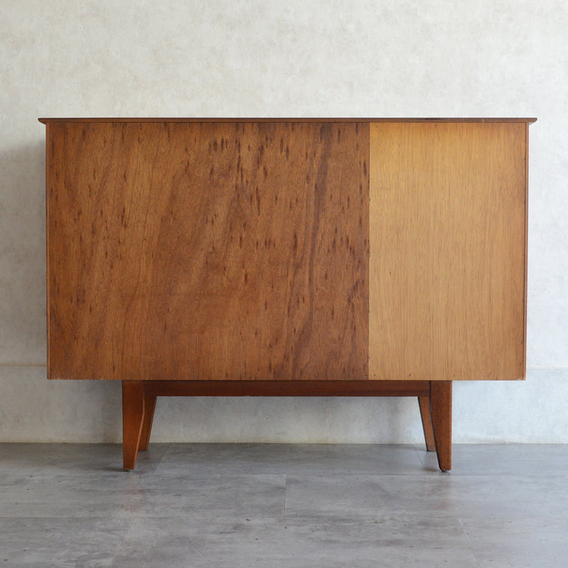 ミッドセンンチュリーヴィンテージ　脚付ガラスキャビネット 104(木扉）