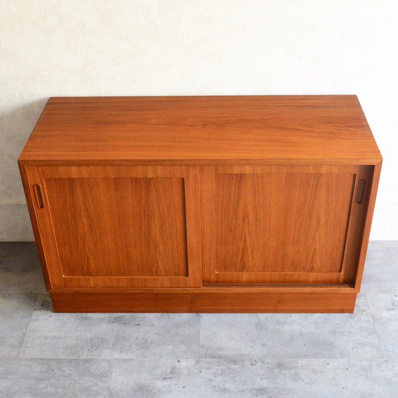 デンマーク ヴィンテージ   抽斗付 ショートサイドボード  7-6