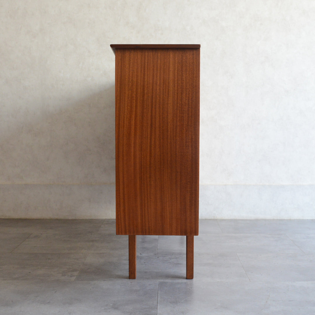 ミッドセンンチュリーヴィンテージ　脚付ガラスキャビネット 104(木扉）