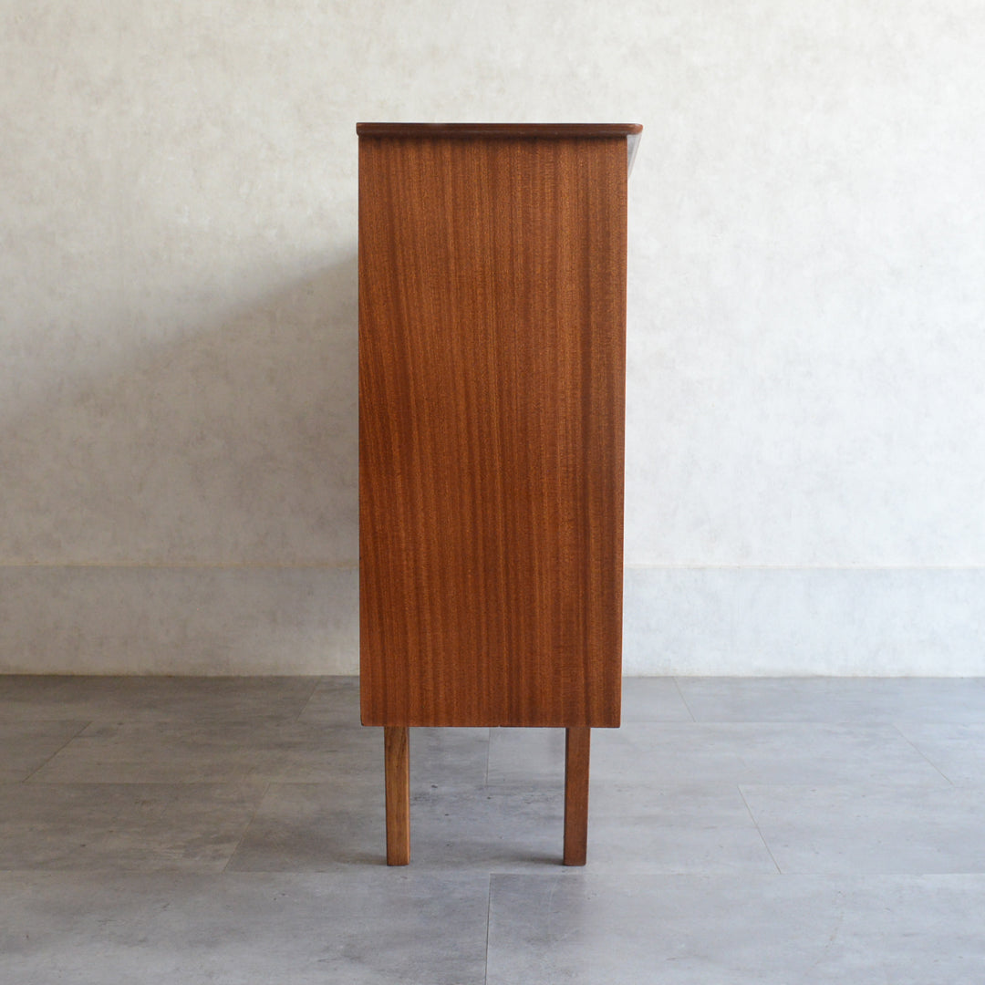 ミッドセンンチュリーヴィンテージ　脚付ガラスキャビネット 104(木扉）