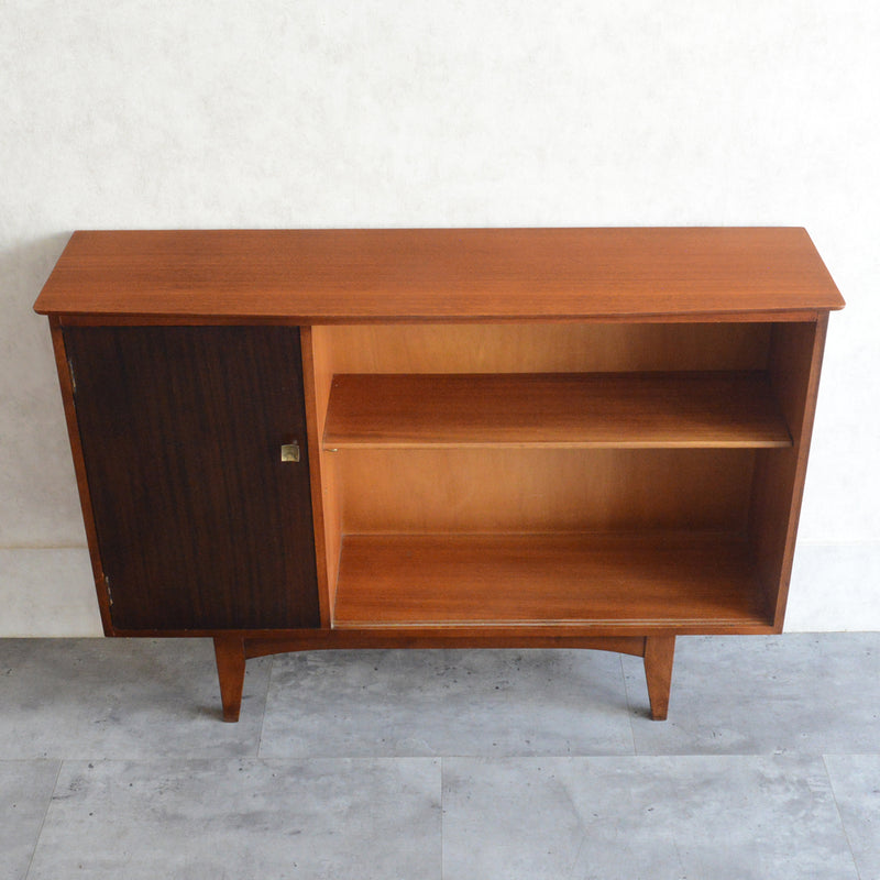 ミッドセンンチュリーヴィンテージ　脚付ガラスキャビネット 104(木扉）