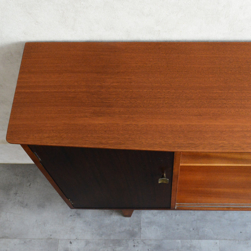 ミッドセンンチュリーヴィンテージ　脚付ガラスキャビネット 104(木扉）