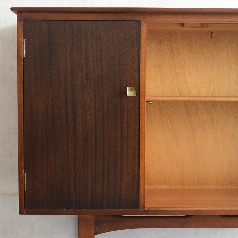 ミッドセンンチュリーヴィンテージ　脚付ガラスキャビネット 104(木扉）