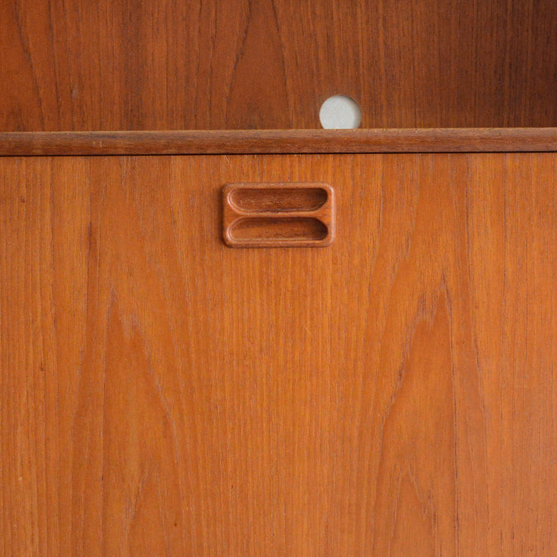 デンマークヴィンテージ チークシェルフ カップボード 8-51（フラップ扉）