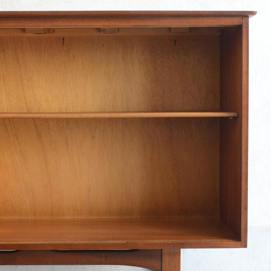 ミッドセンンチュリーヴィンテージ　脚付ガラスキャビネット 104(木扉）