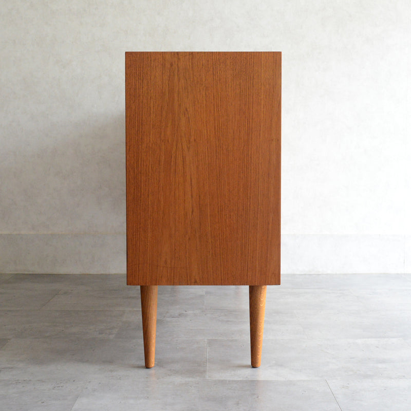 デンマーク ヴィンテージ   チークサイドボード 5-78