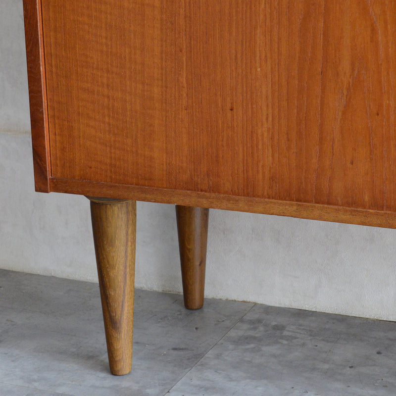 デンマークヴィンテージ チークシェルフ カップボード 8-51（フラップ扉）