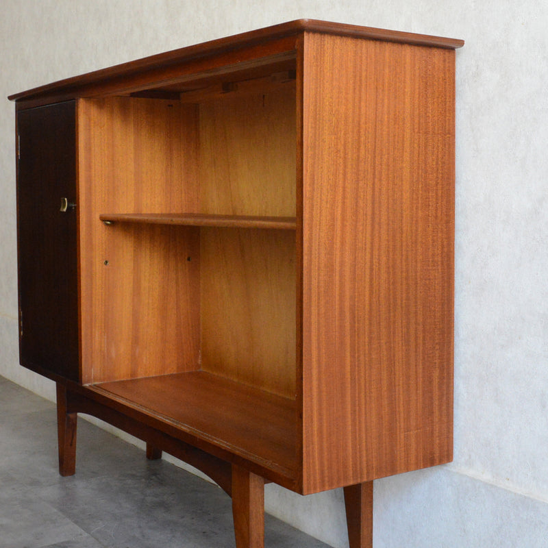 ミッドセンンチュリーヴィンテージ　脚付ガラスキャビネット 104(木扉）