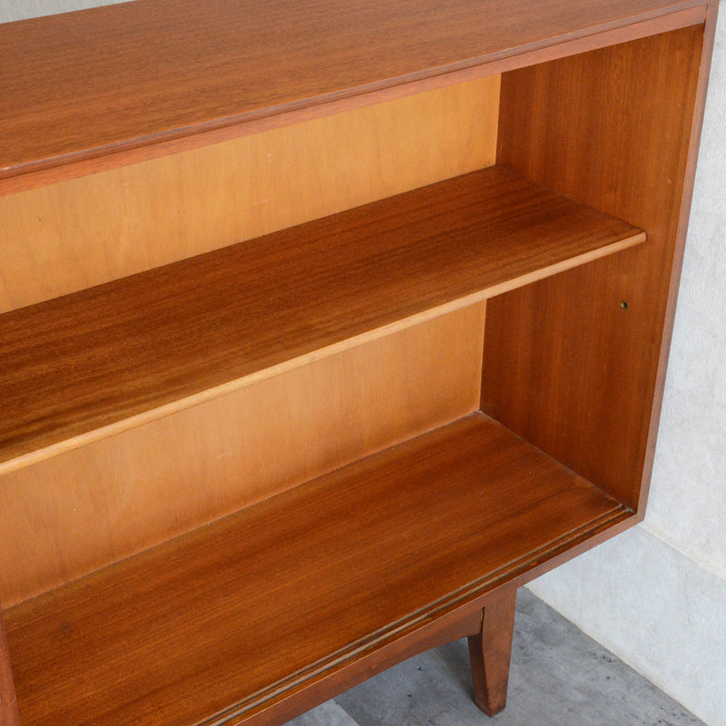 ミッドセンンチュリーヴィンテージ　脚付ガラスキャビネット 104(木扉）