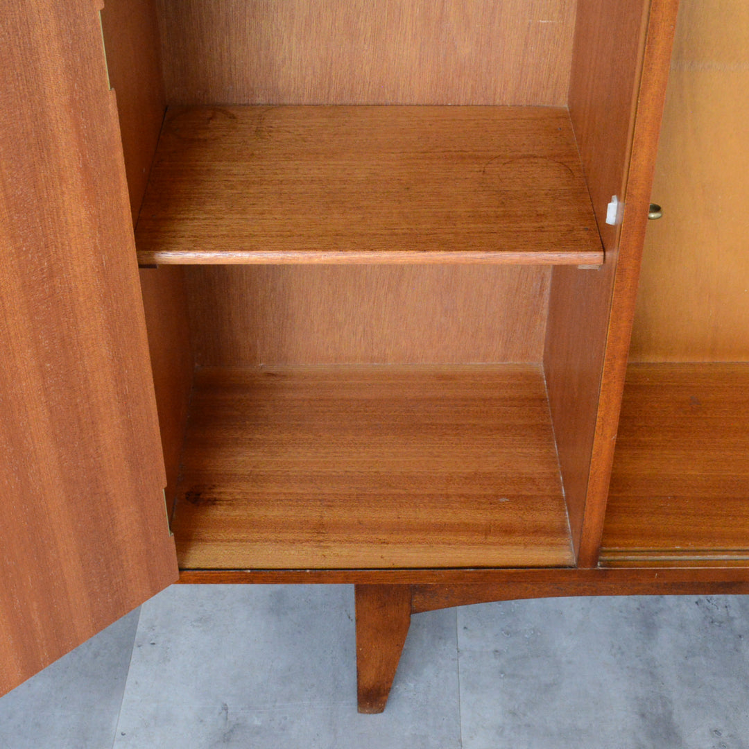 ミッドセンンチュリーヴィンテージ　脚付ガラスキャビネット 104(木扉）