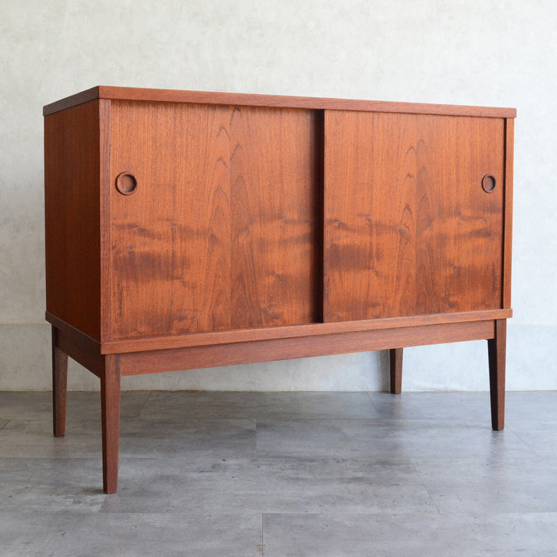デンマーク ヴィンテージ　チーク キャビネット/サイドボード 3-62