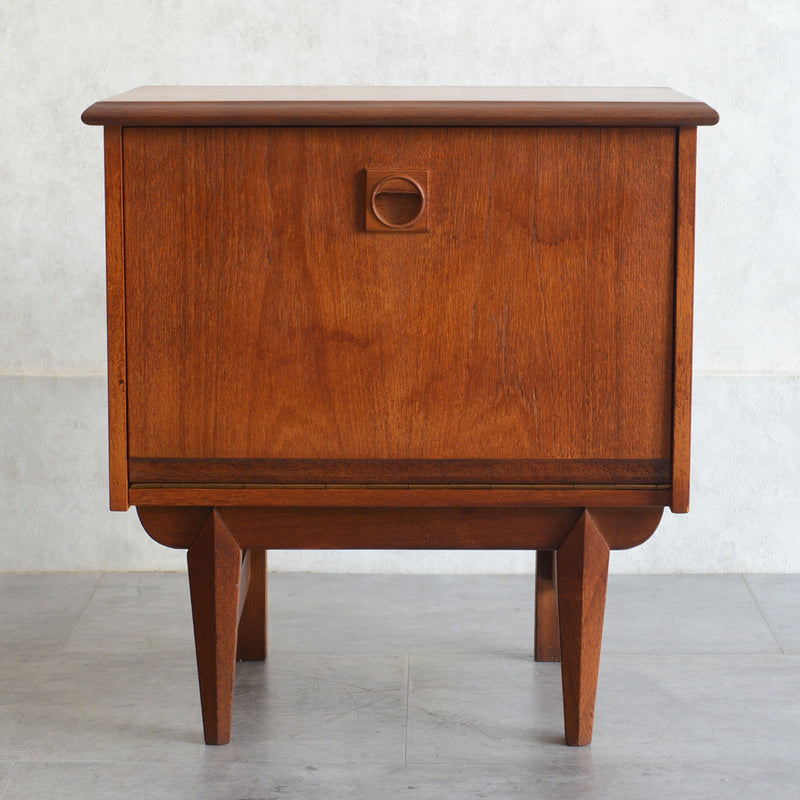 60S サイドキャビネット 01