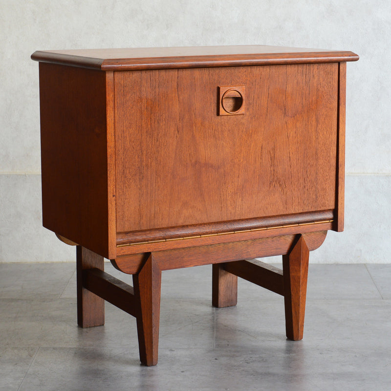 60S サイドキャビネット 01