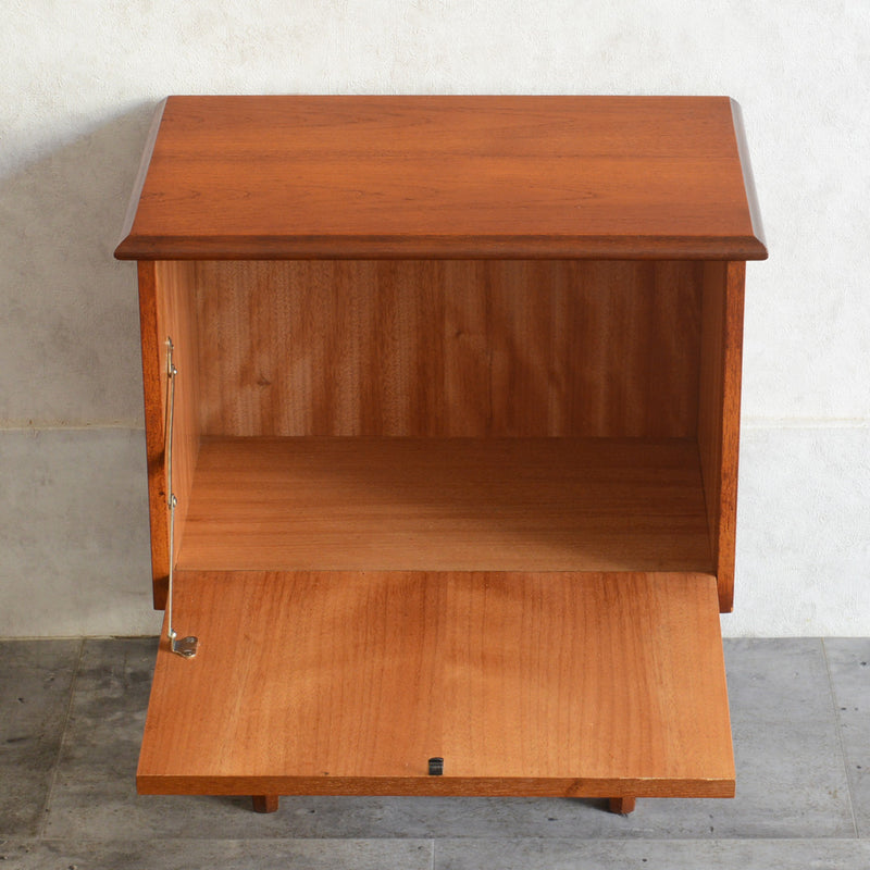 60S サイドキャビネット 01