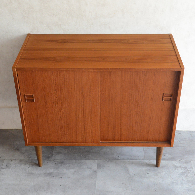 デンマーク ヴィンテージ  チークキャビネット 8-52