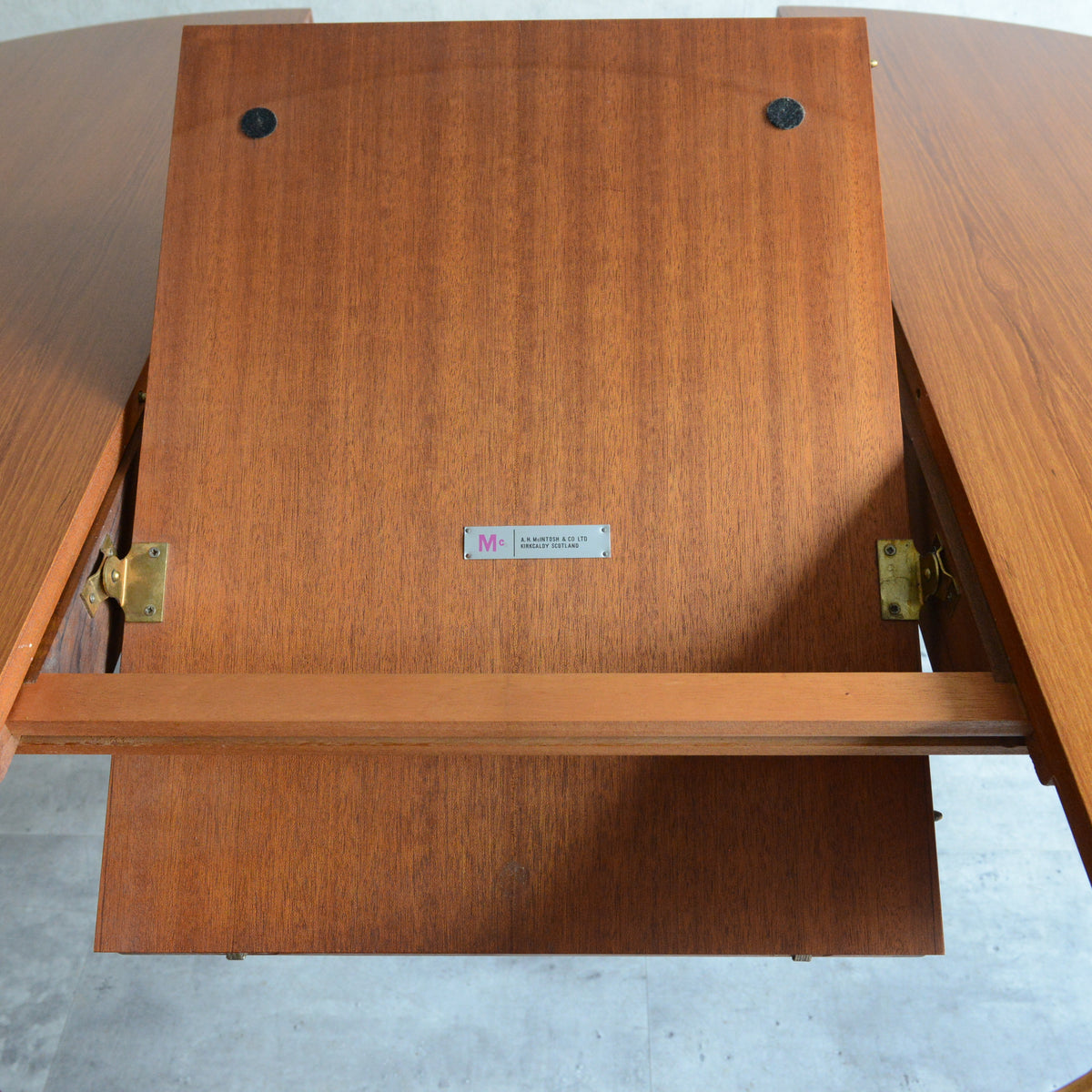 A.H.McINTOSH コンパクト ラウンドダイニングテーブル107(天板剝離再塗装)