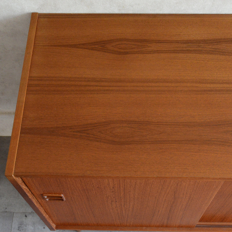 デンマーク ヴィンテージ  チークキャビネット 8-52