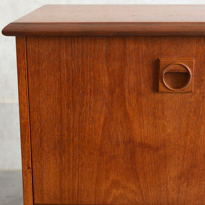 60S サイドキャビネット 01