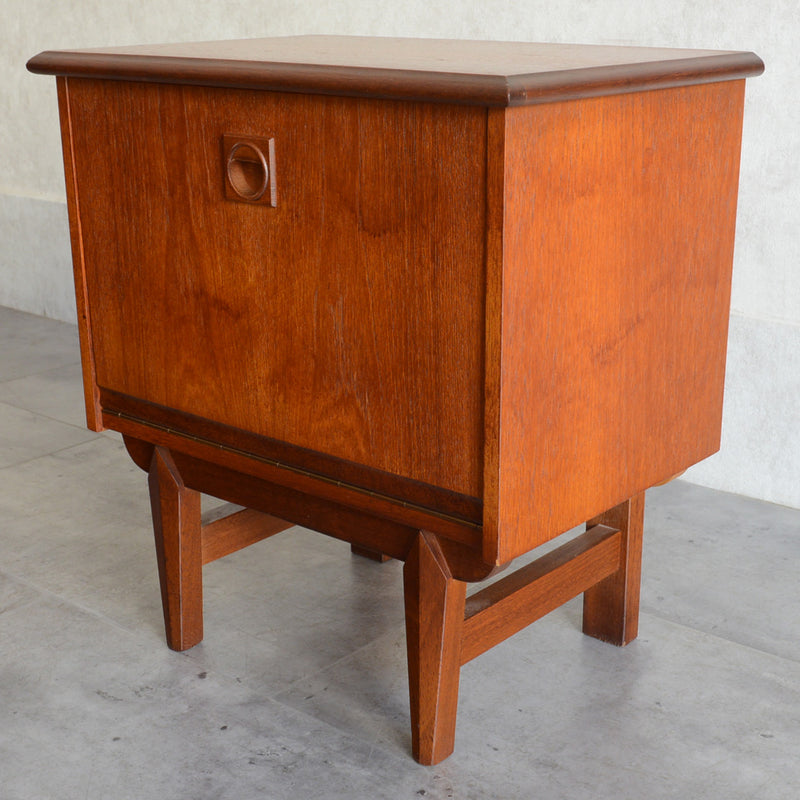 60S サイドキャビネット 01