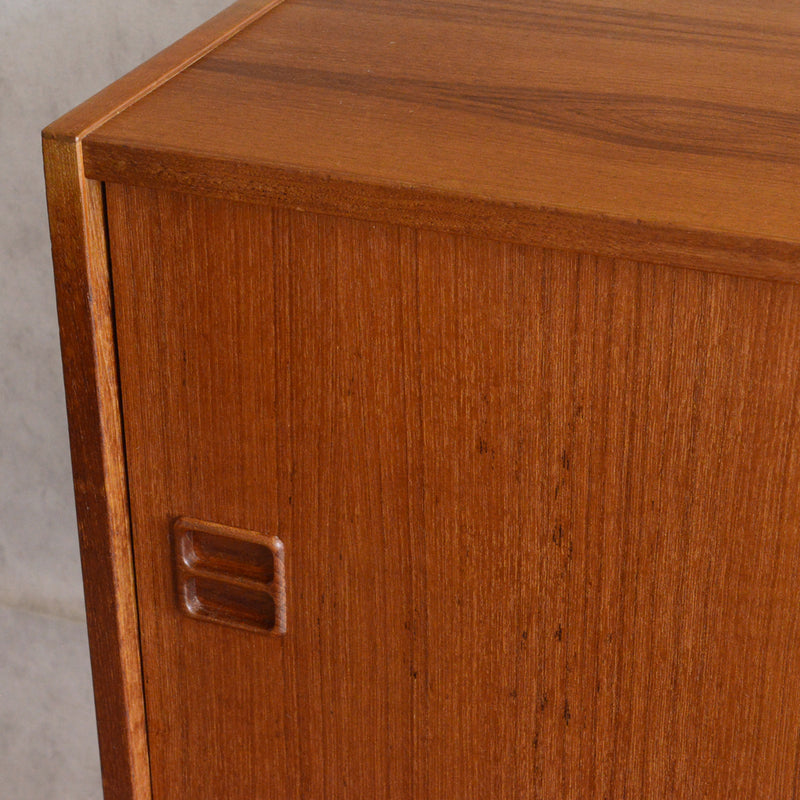 デンマーク ヴィンテージ  チークキャビネット 8-52