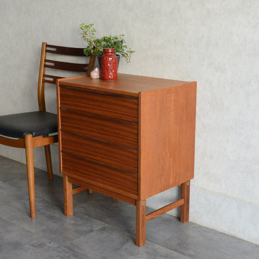 スウェーデンヴィンテージ Nils Johnsson チーク４段チェスト 5-175