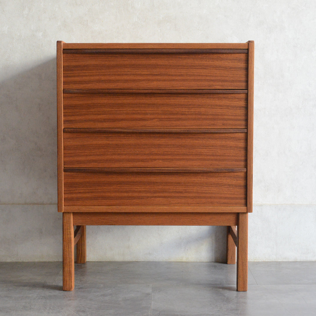 スウェーデンヴィンテージ Nils Johnsson チーク４段チェスト 5-175