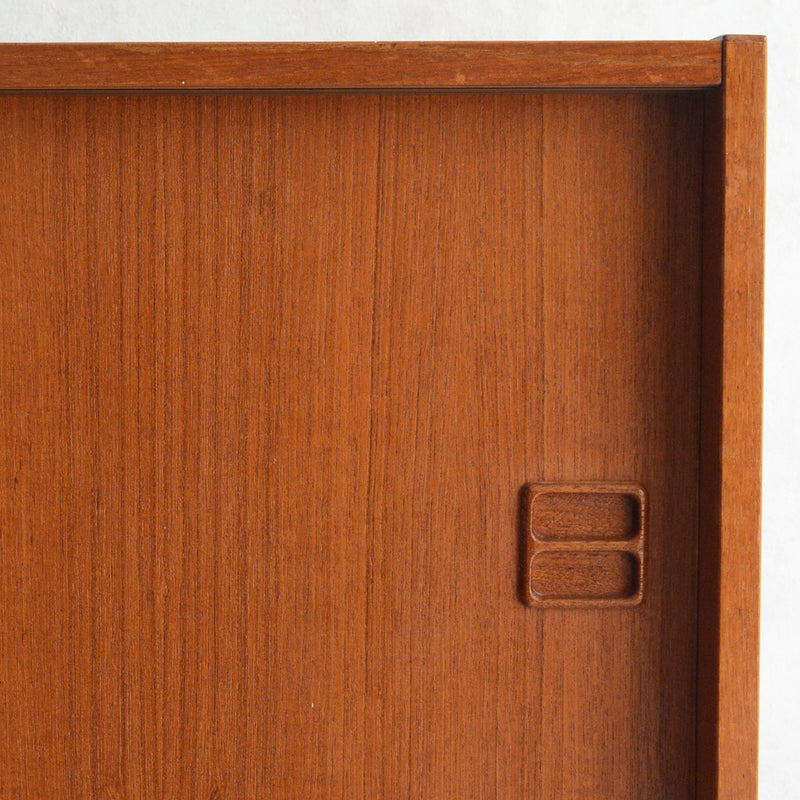 デンマーク ヴィンテージ  チークキャビネット 8-52