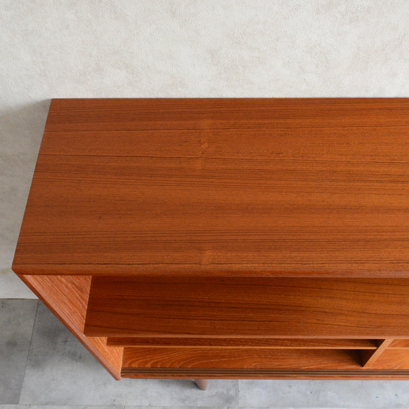 デンマーク ヴィンテージ　チーク ガラスキャビネット5-118