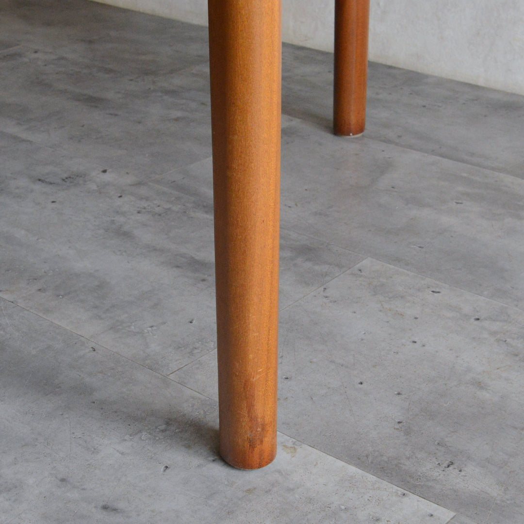 A.H.McINTOSH コンパクト ラウンドダイニングテーブル107(天板剝離再塗装)