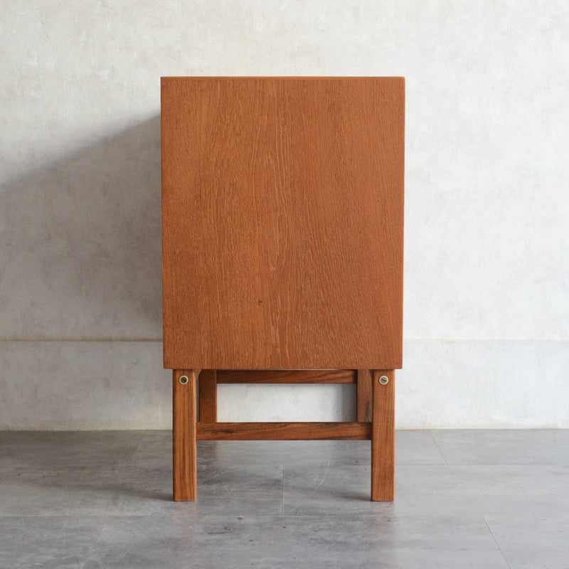 スウェーデンヴィンテージ Nils Johnsson チーク４段チェスト 5-175