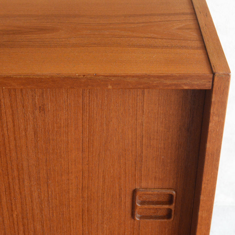 デンマーク ヴィンテージ  チークキャビネット 8-52