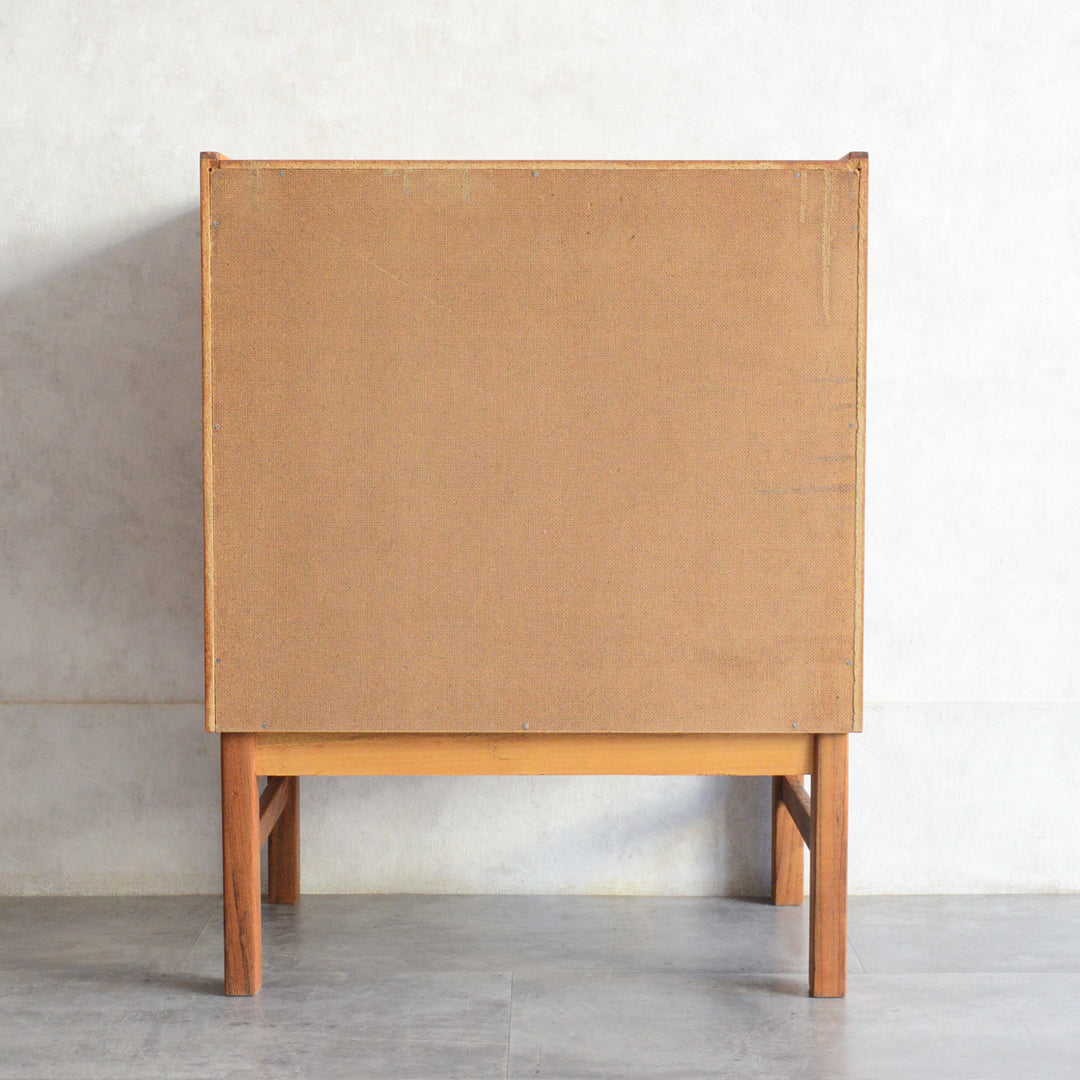 スウェーデンヴィンテージ Nils Johnsson チーク４段チェスト 5-175