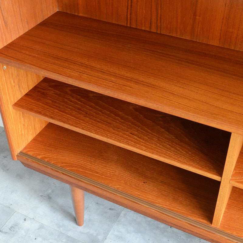 デンマーク ヴィンテージ　チーク ガラスキャビネット5-118