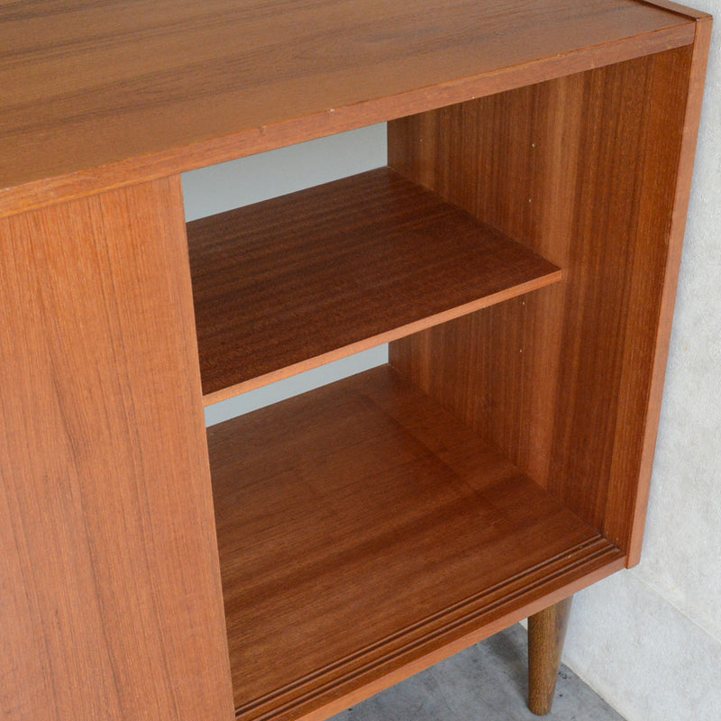 デンマーク ヴィンテージ  チークキャビネット 8-52