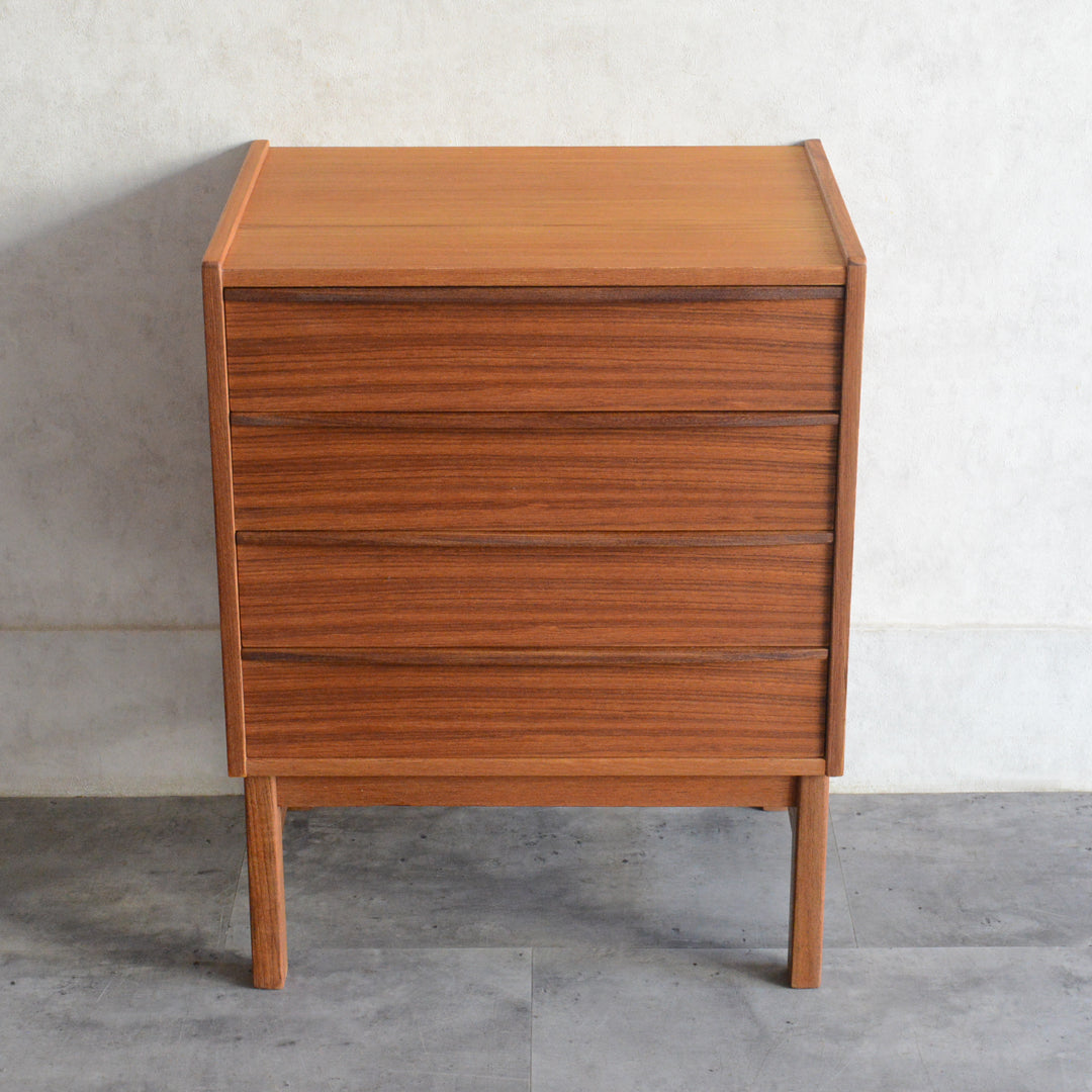 スウェーデンヴィンテージ Nils Johnsson チーク４段チェスト 5-175