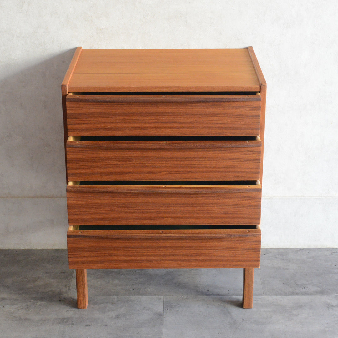 スウェーデンヴィンテージ Nils Johnsson チーク４段チェスト 5-175