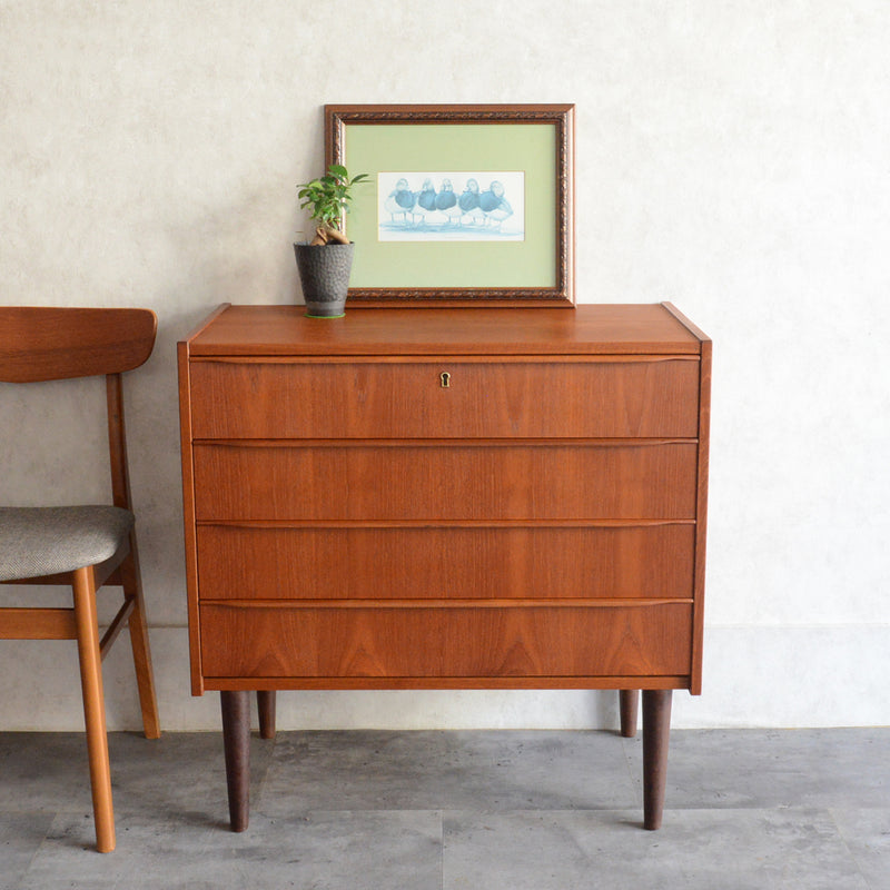 デンマーク ヴィンテージ  チーク４段チェスト 6-30(鍵付）