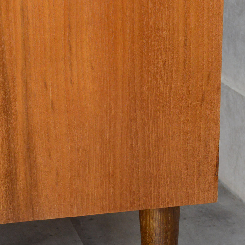 デンマーク ヴィンテージ  チークキャビネット 8-52