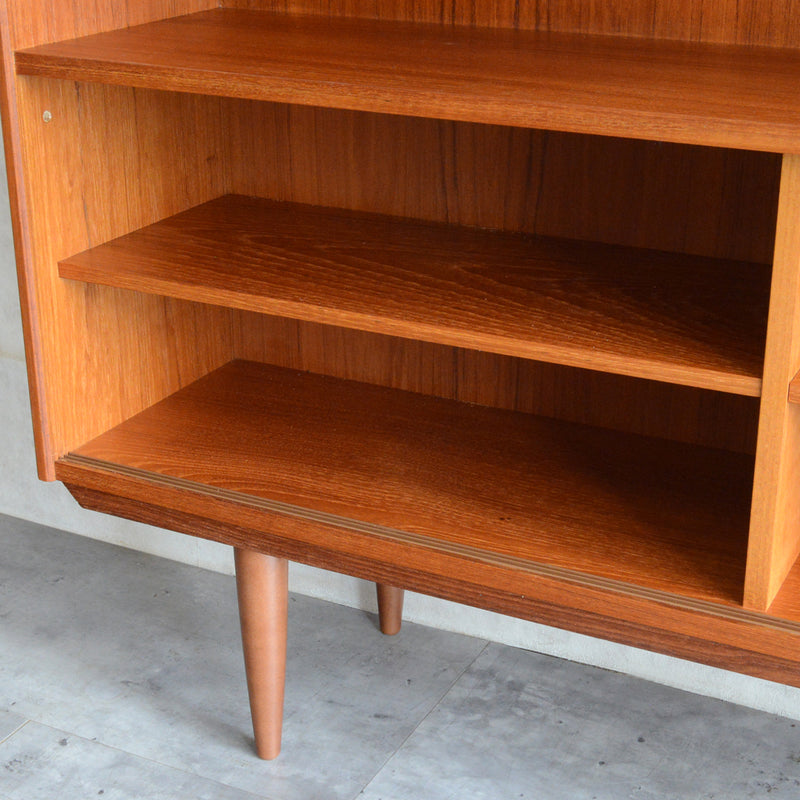 デンマーク ヴィンテージ　チーク ガラスキャビネット5-118