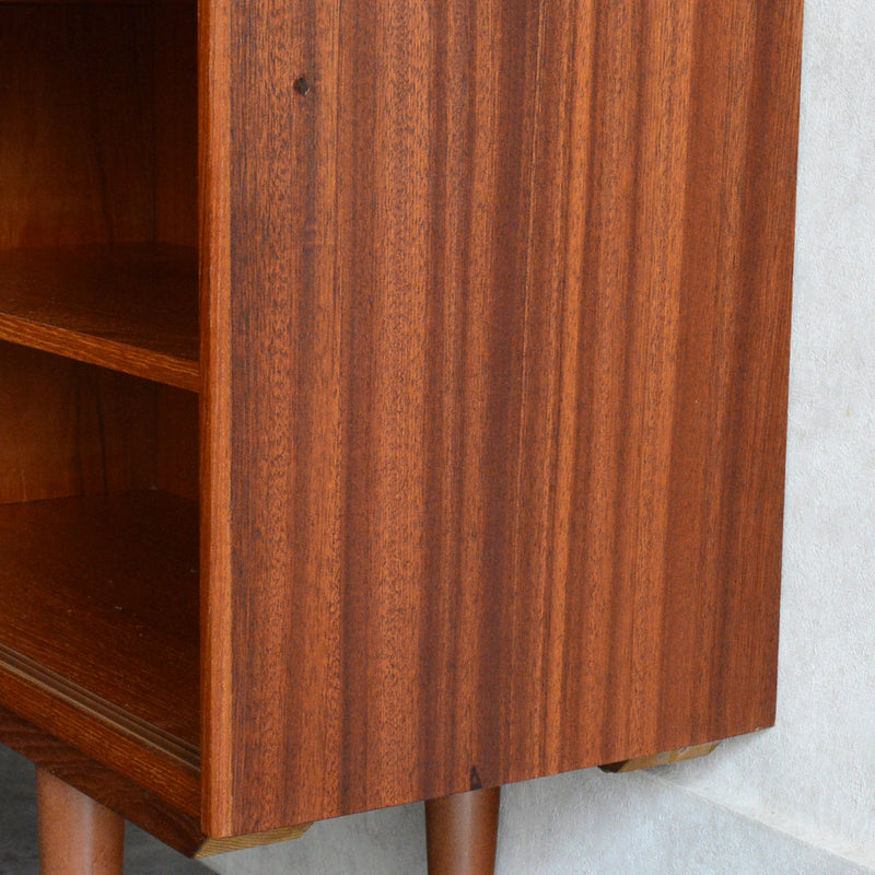 デンマーク ヴィンテージ　チーク ガラスキャビネット5-118