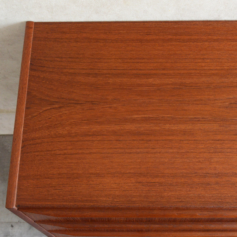 デンマーク ヴィンテージ  チーク３段チェスト 鍵付　3-63