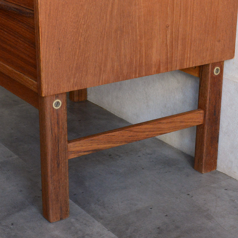 スウェーデンヴィンテージ Nils Johnsson チーク４段チェスト 5-175