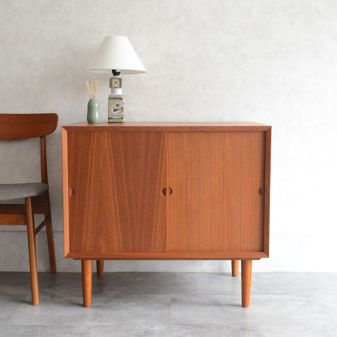 Poul Cadovius デンマーク キャビネット (抽斗付）5-120