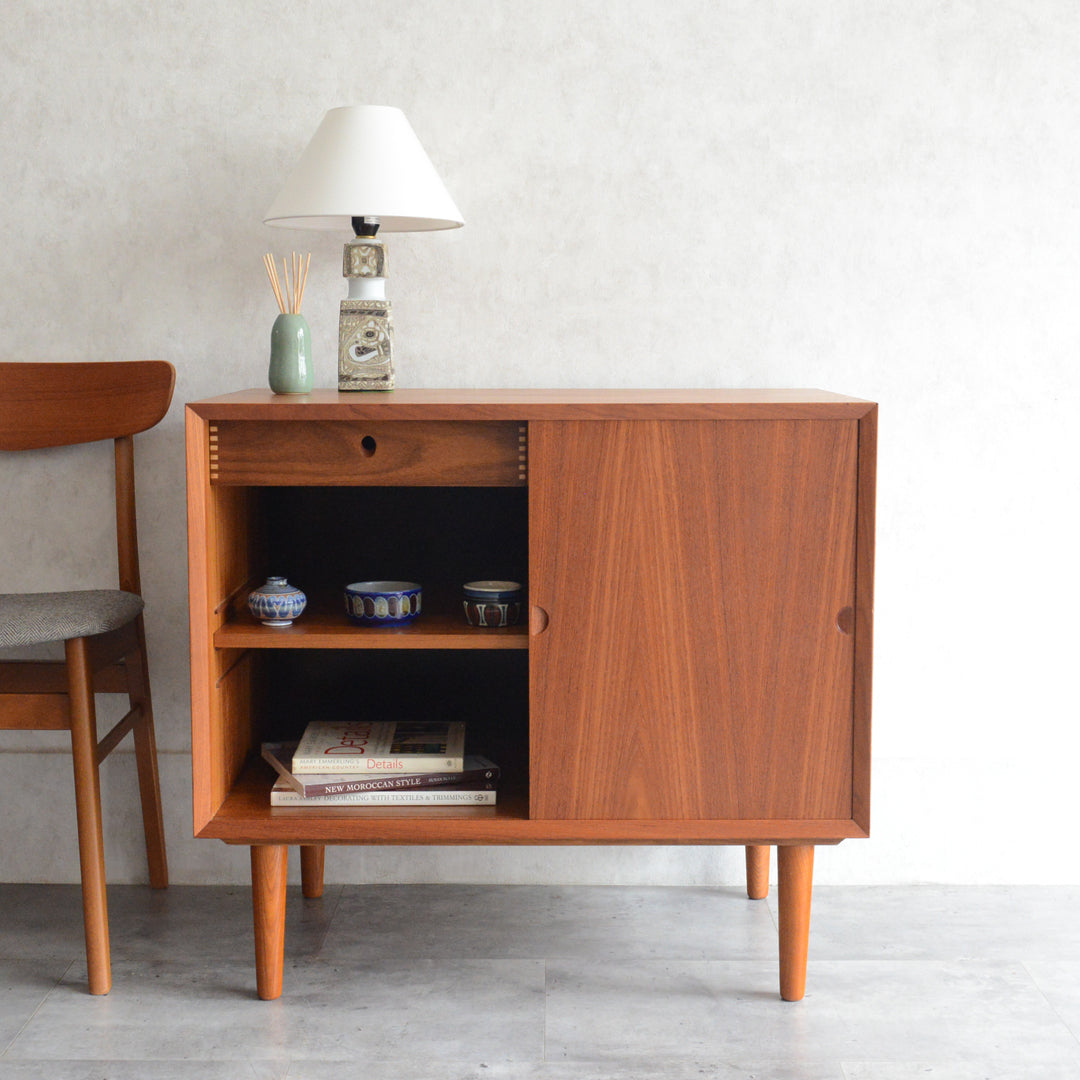 Poul Cadovius デンマーク キャビネット (抽斗付）5-120