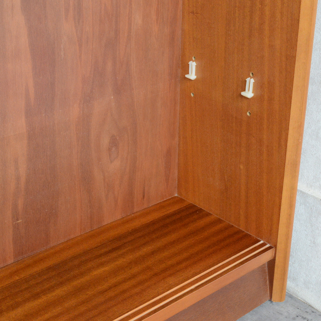 Herbert E. Gibbs ヴィンテージガラスキャビネット 95