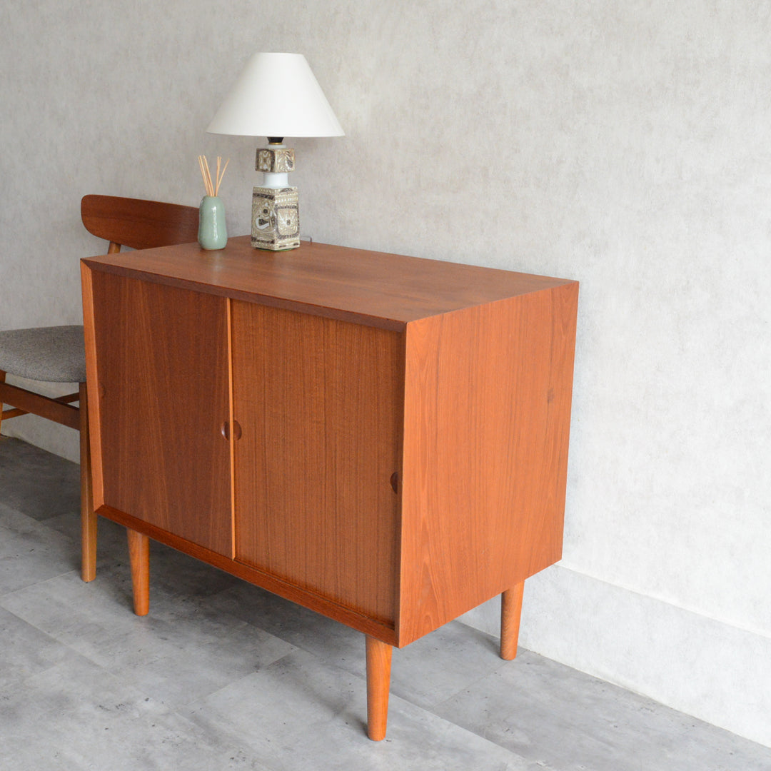 Poul Cadovius デンマーク キャビネット (抽斗付）5-120