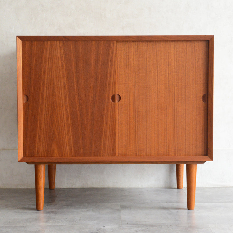 Poul Cadovius デンマーク キャビネット (抽斗付）5-120