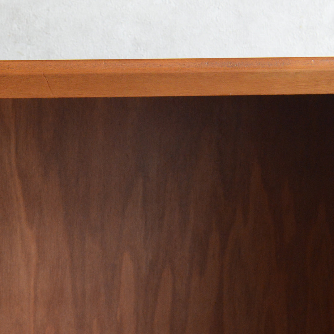 Herbert E. Gibbs ヴィンテージガラスキャビネット 95