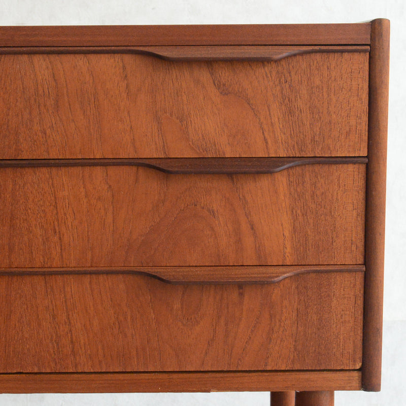 デンマーク ヴィンテージ  チーク ３段チェスト 6-25
